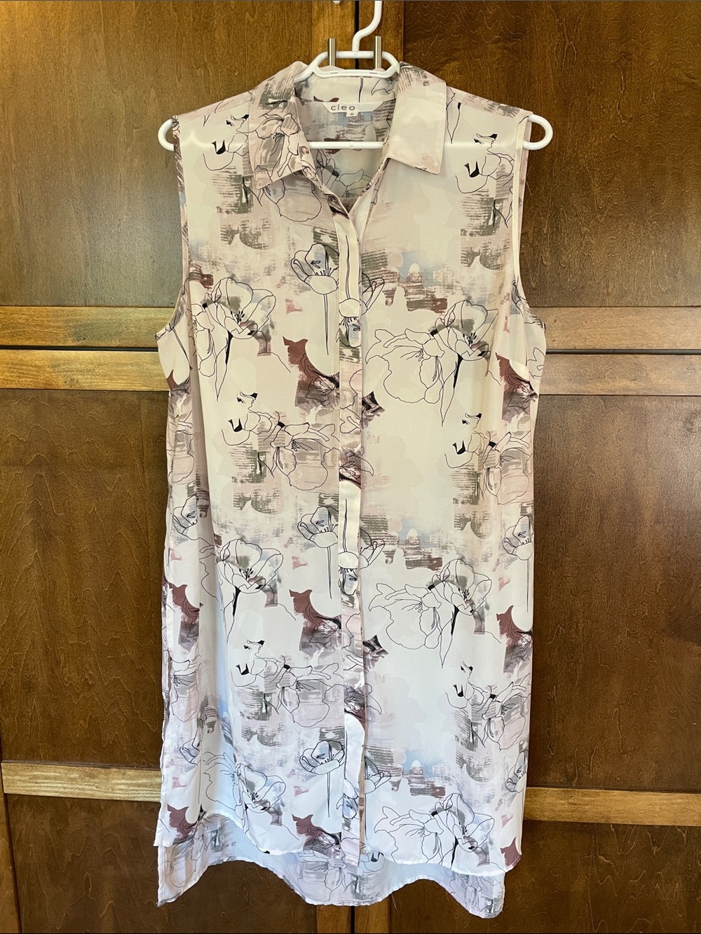 Cleo Sleeveless Floral-Print Button Front Tunic in Blush and Mauve